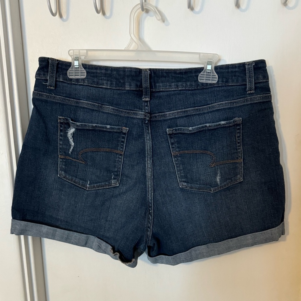 Time and Tru mid rise Jean shorts size 18 - Picture 3 of 6
